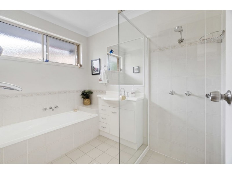 25 Mitchell Place, Belmont QLD 4153