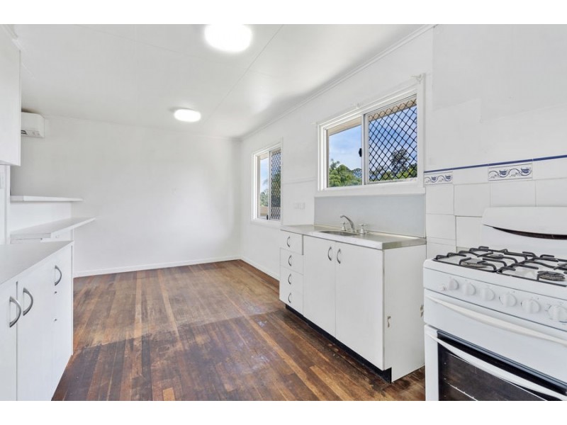 42 Arura Street, Mansfield QLD 4122