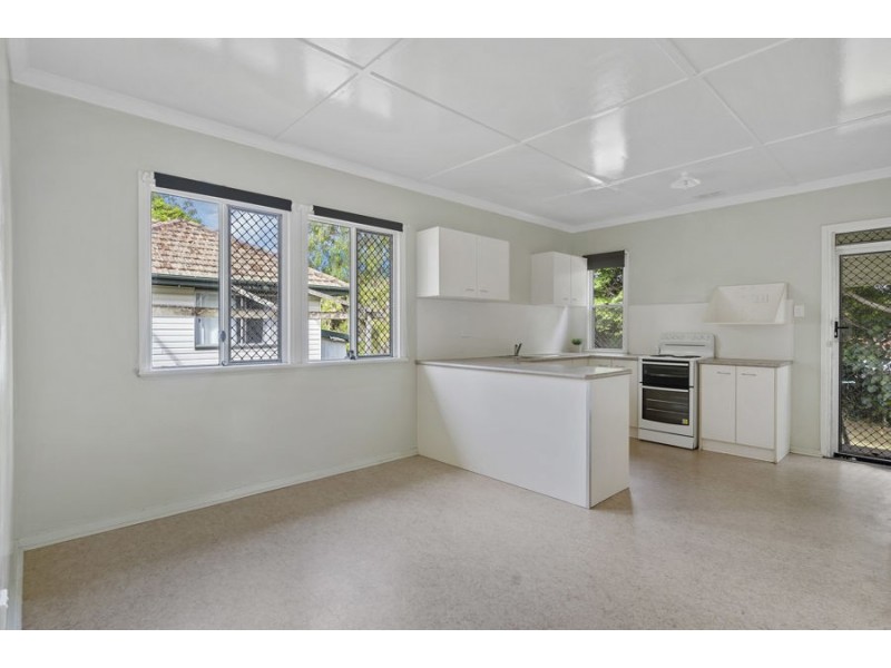 27 Pond Street, Mount Gravatt East QLD 4122