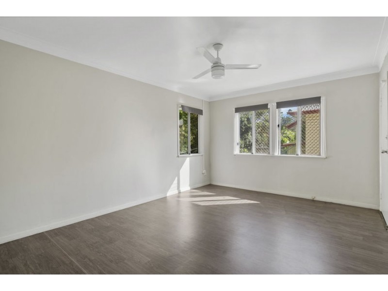 27 Pond Street, Mount Gravatt East QLD 4122