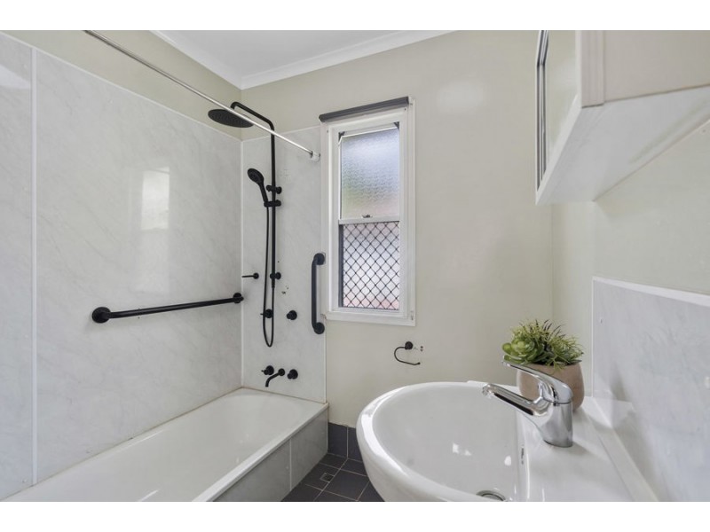 27 Pond Street, Mount Gravatt East QLD 4122