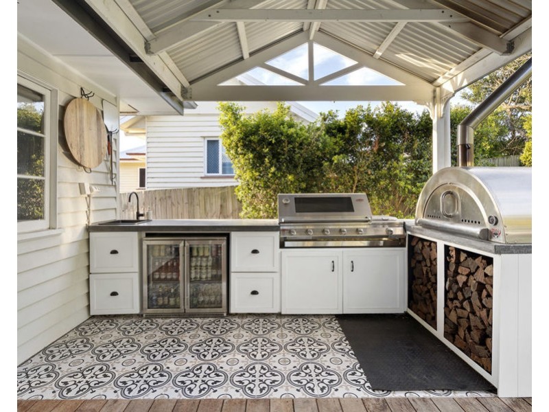 112 Layard Street, Holland Park QLD 4121