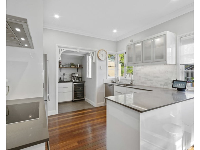 112 Layard Street, Holland Park QLD 4121