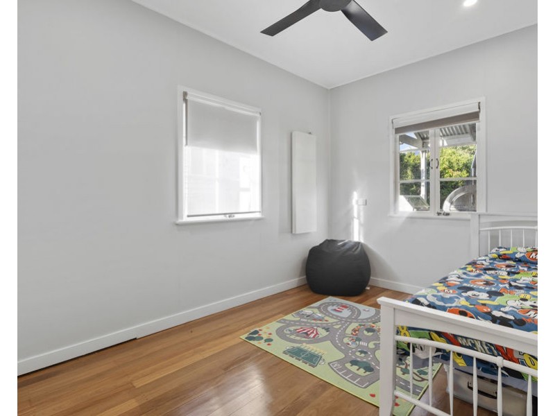 112 Layard Street, Holland Park QLD 4121