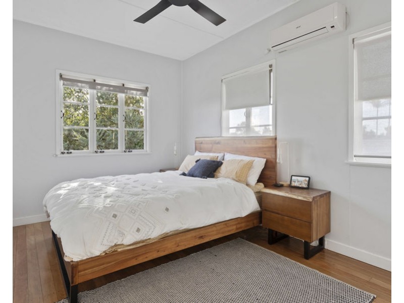 112 Layard Street, Holland Park QLD 4121