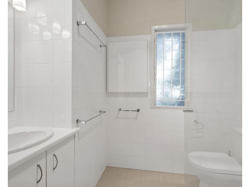 112 Layard Street, Holland Park QLD 4121