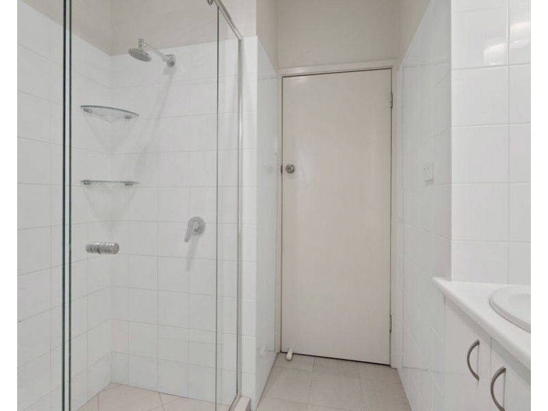 112 Layard Street, Holland Park QLD 4121