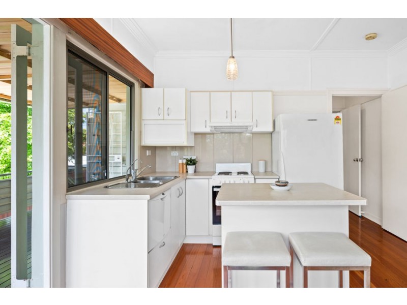 7 Garden Street, Greenslopes QLD 4120