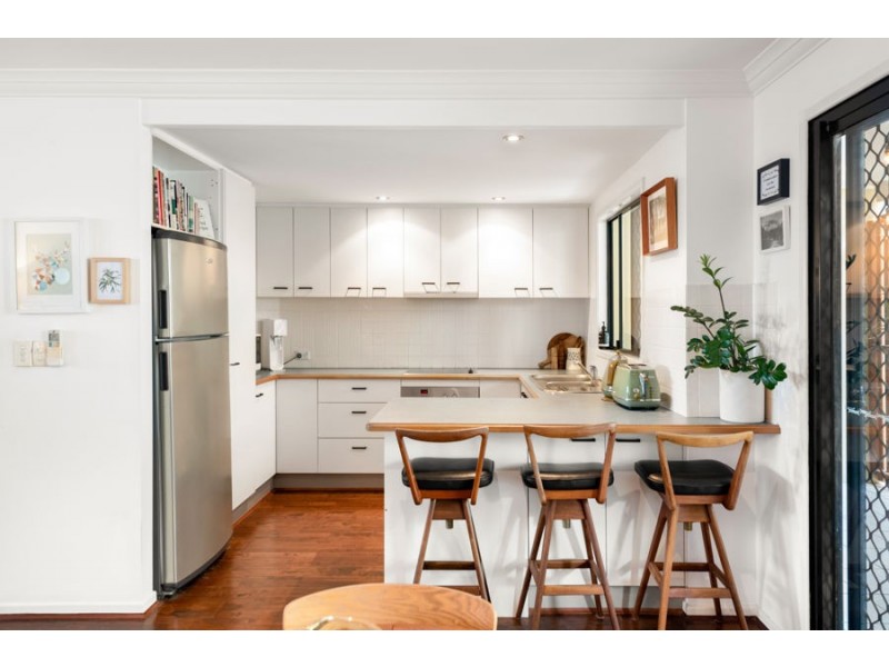 6/336 Cavendish Road, Coorparoo QLD 4151