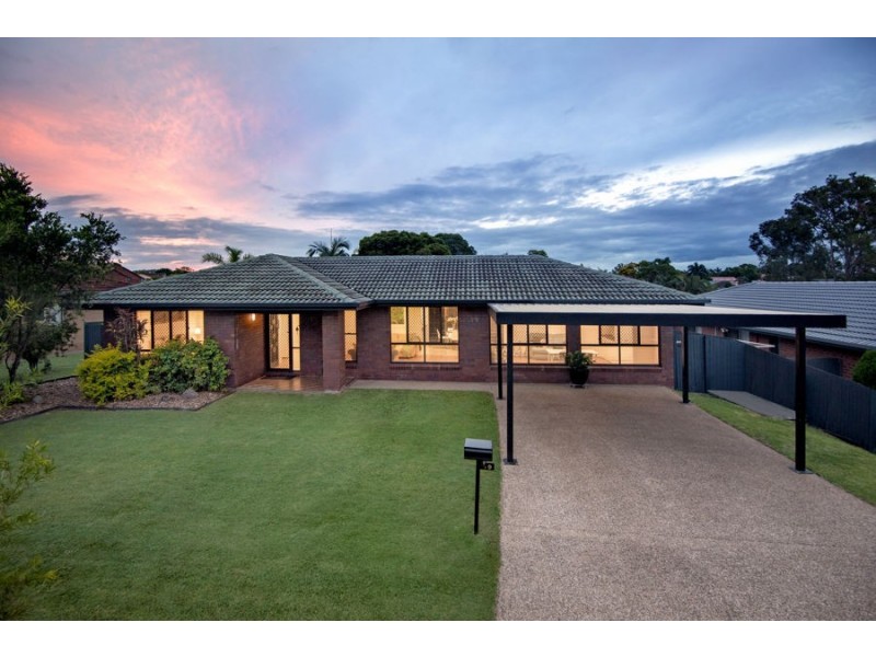 19 Naretha St, Carindale QLD 4152