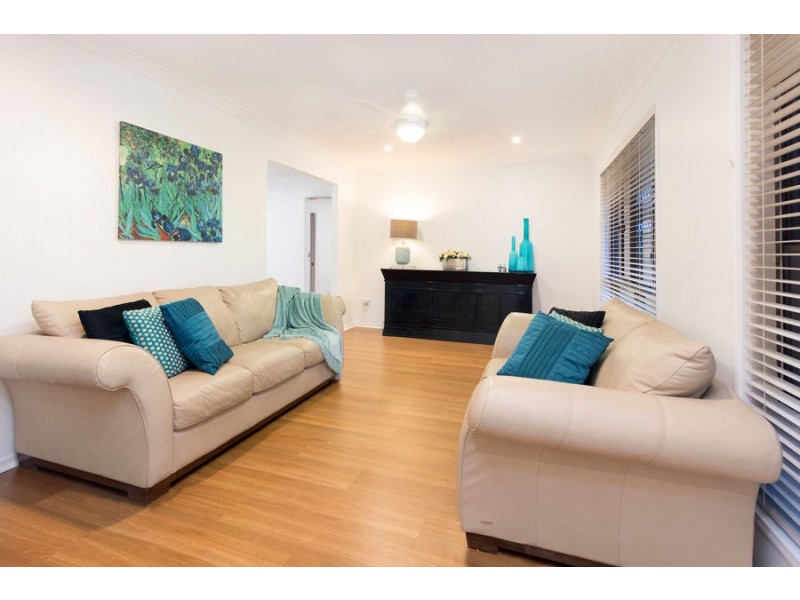 19 Naretha St, Carindale QLD 4152