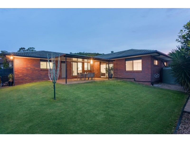 19 Naretha St, Carindale QLD 4152
