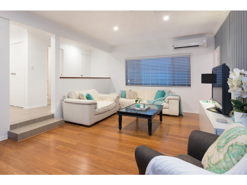 19 Naretha St, Carindale QLD 4152