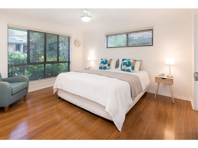 19 Naretha St, Carindale QLD 4152