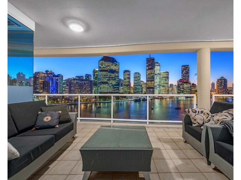 21 Pixley St, Kangaroo Point QLD 4169