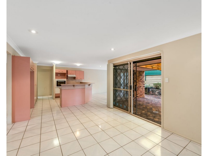 50 Foxmont Dr, Carina QLD 4152