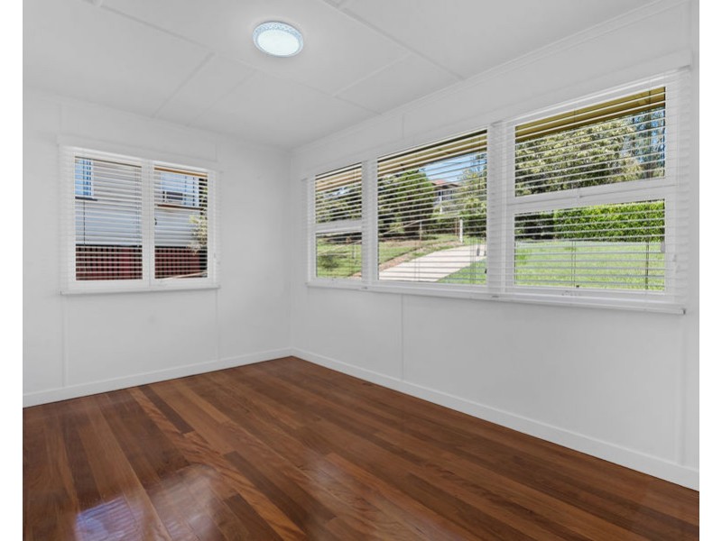 20 Fry Street, Holland Park QLD 4121