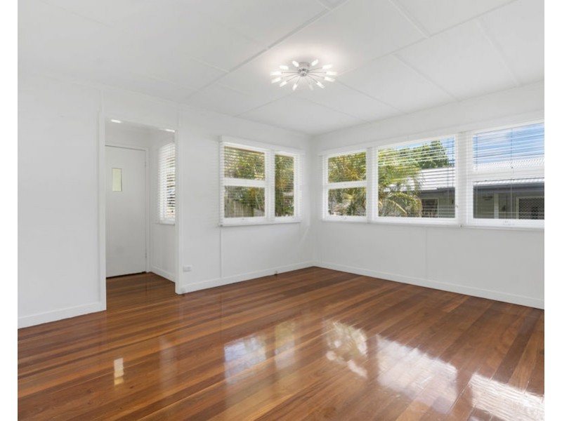 20 Fry Street, Holland Park QLD 4121