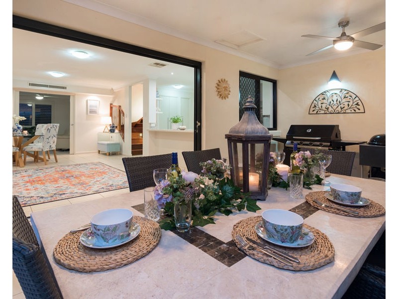 10 Demby Crescent, Wakerley QLD 4154