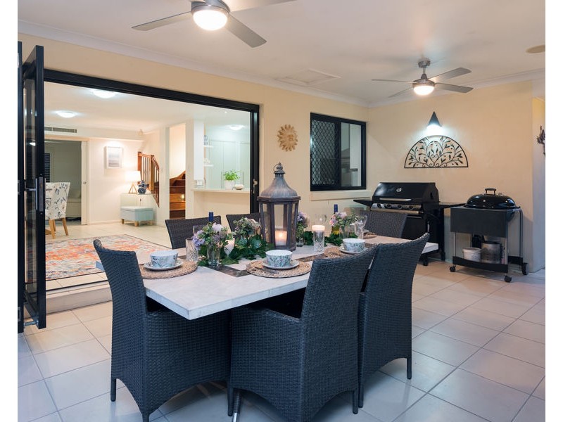 10 Demby Crescent, Wakerley QLD 4154