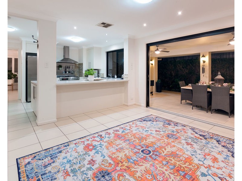 10 Demby Crescent, Wakerley QLD 4154