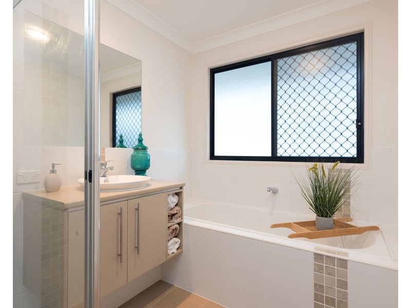 10 Demby Crescent, Wakerley QLD 4154