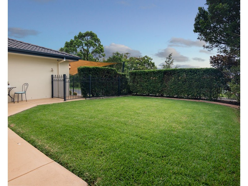 10 Demby Crescent, Wakerley QLD 4154
