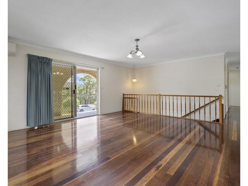 25 Fenimore St, Wishart QLD 4122