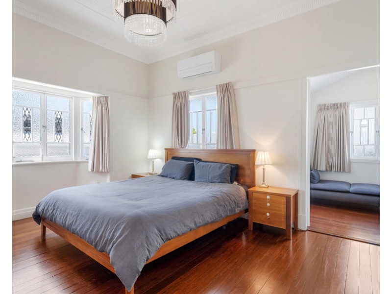21 Pelham Street, Coorparoo QLD 4151