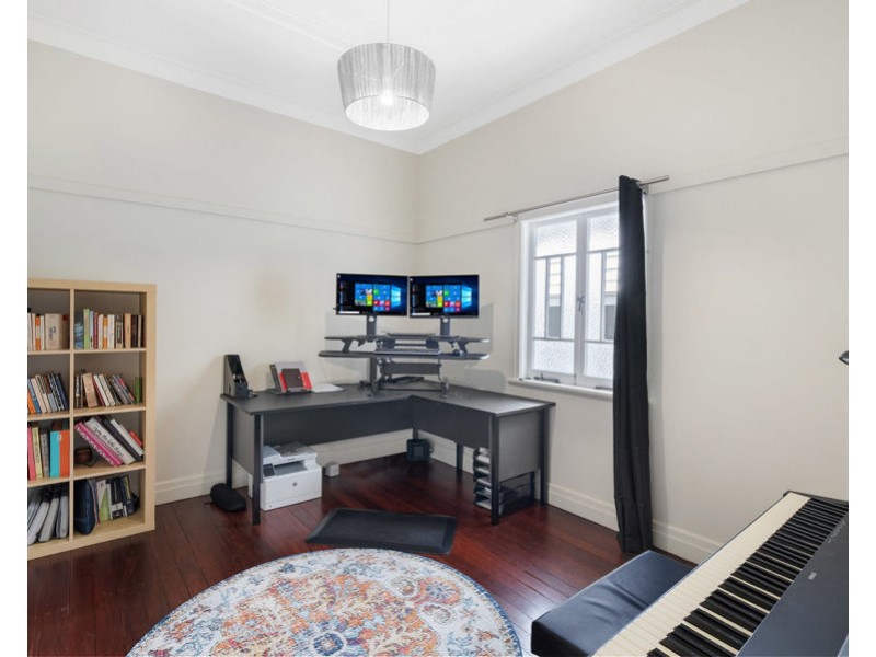 21 Pelham Street, Coorparoo QLD 4151