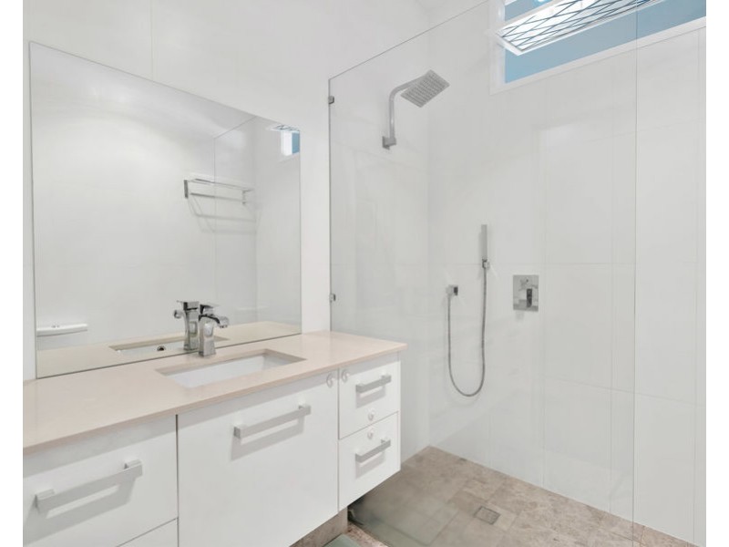 21 Pelham Street, Coorparoo QLD 4151