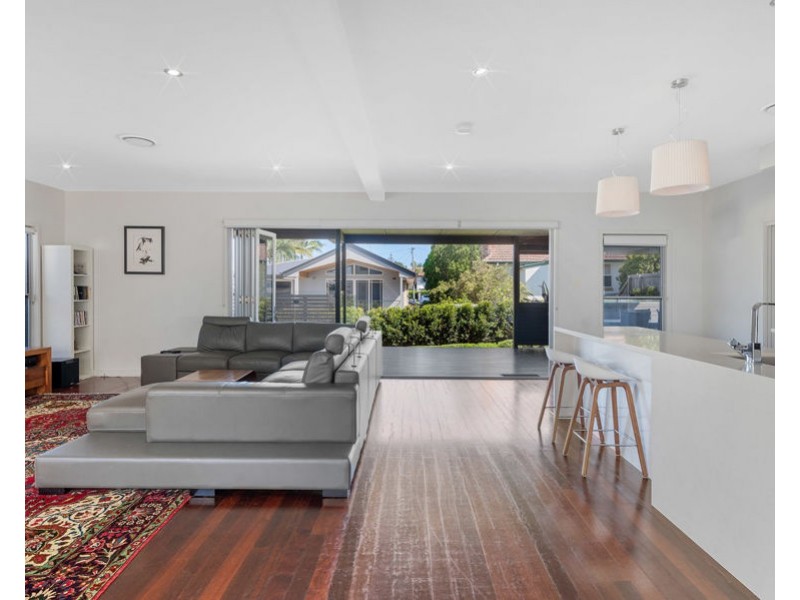 21 Pelham Street, Coorparoo QLD 4151