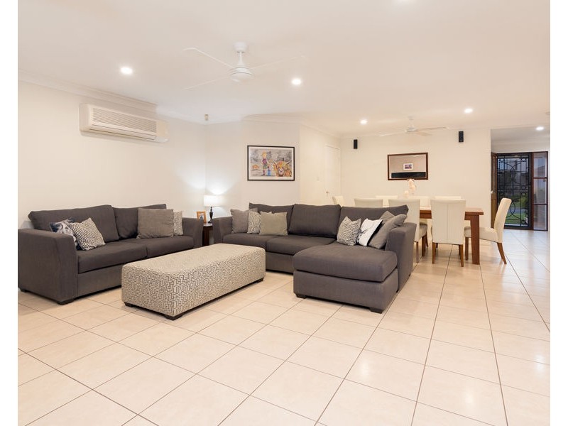 35 Lexey Crescent, Wakerley QLD 4154