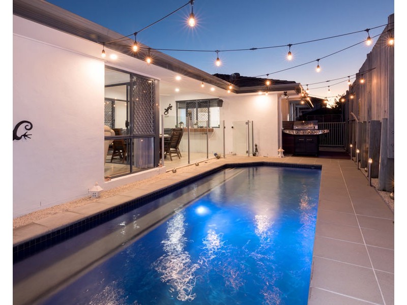 35 Lexey Crescent, Wakerley QLD 4154