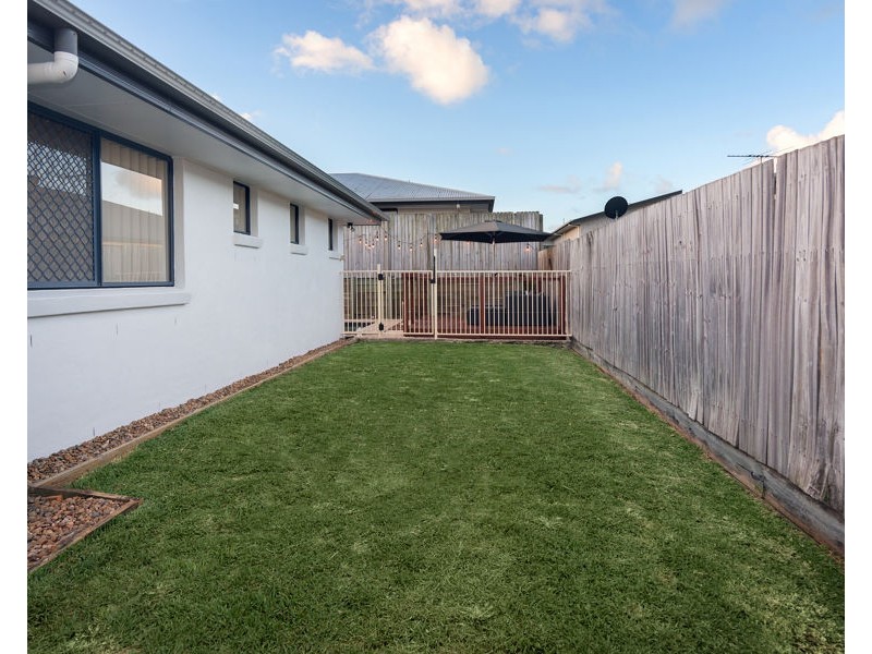 35 Lexey Crescent, Wakerley QLD 4154
