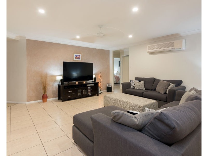 35 Lexey Crescent, Wakerley QLD 4154