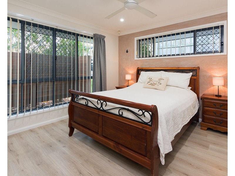 35 Lexey Crescent, Wakerley QLD 4154