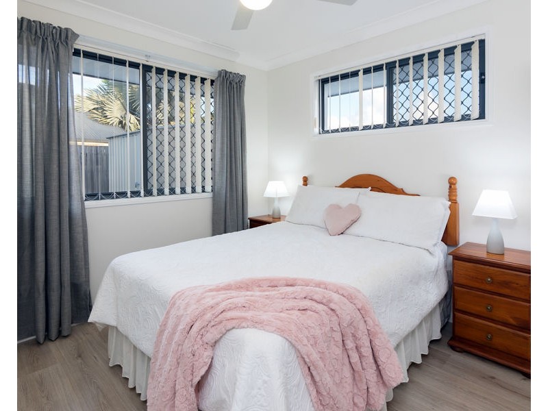 35 Lexey Crescent, Wakerley QLD 4154