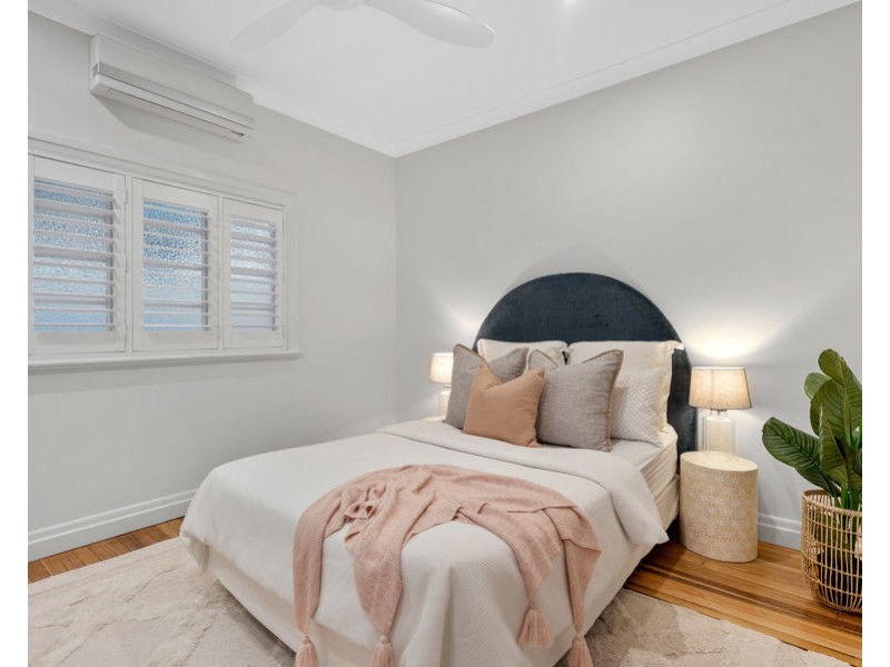 18 Procyon Street, Coorparoo QLD 4151