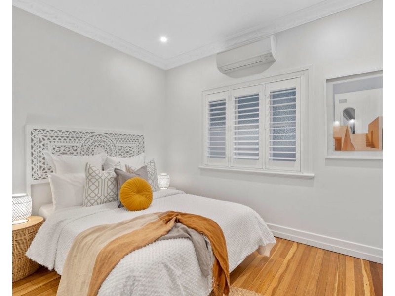 18 Procyon Street, Coorparoo QLD 4151