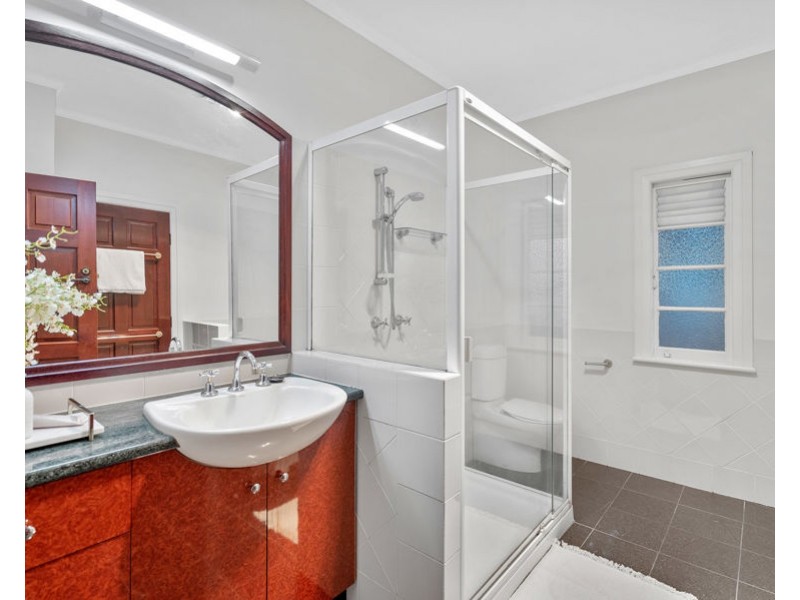 18 Procyon Street, Coorparoo QLD 4151