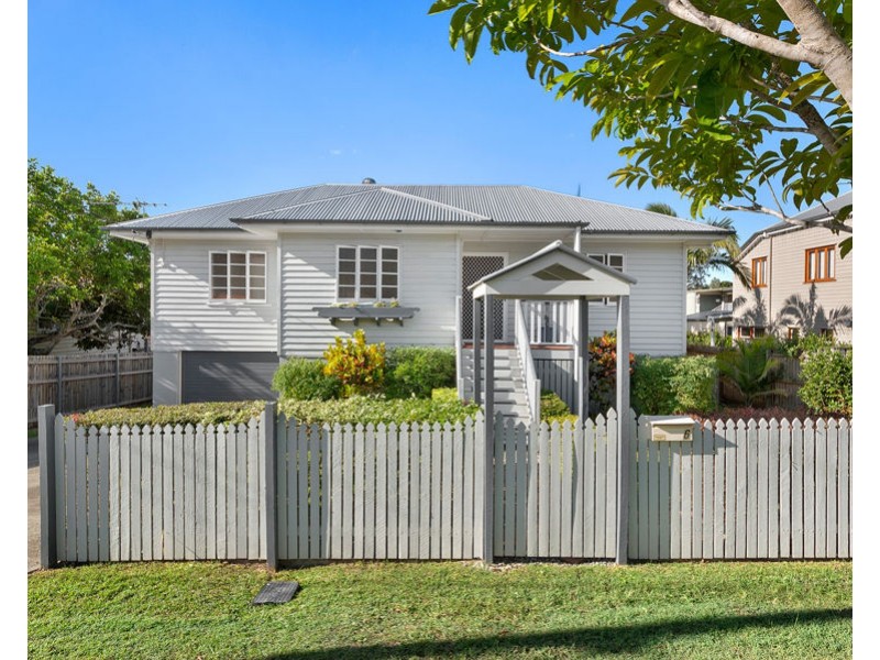 6 Peasant St, Holland Park West QLD 4121