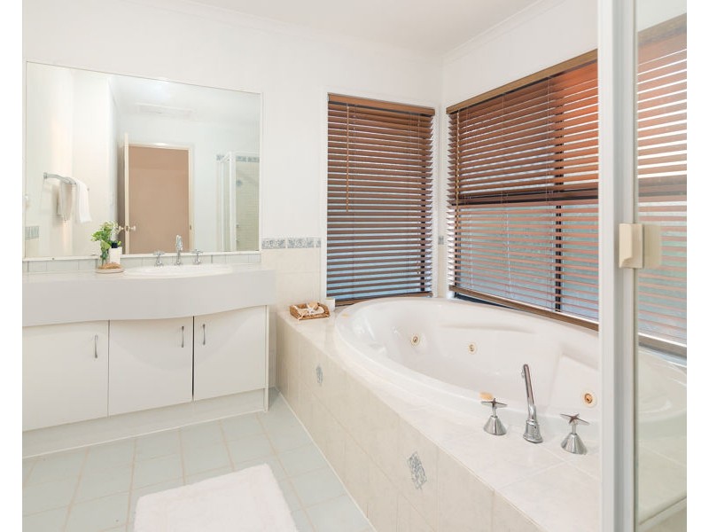 39 Michelangelo Crescent, Mackenzie QLD 4156