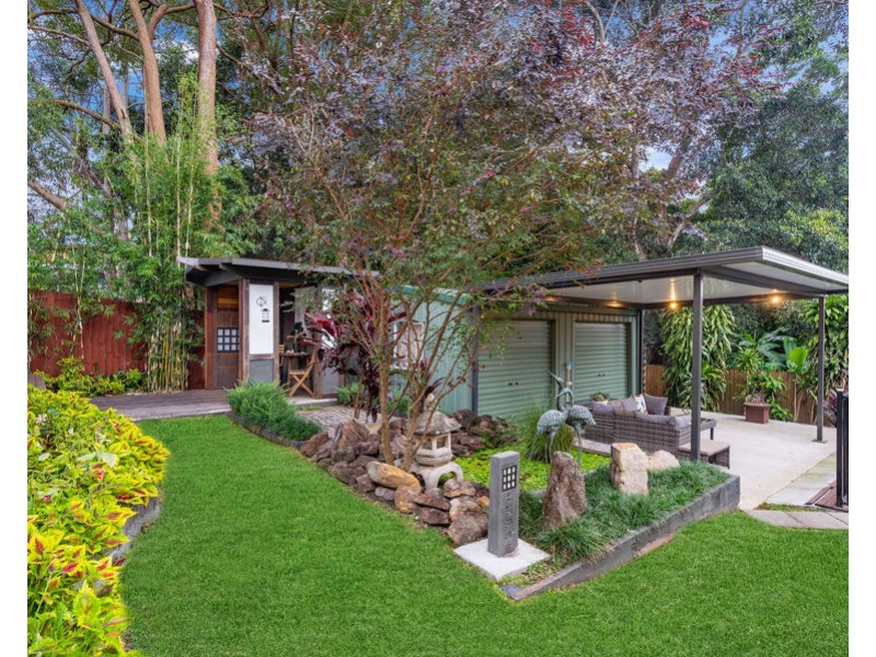 42 Greenmount Ave, Holland Park QLD 4121