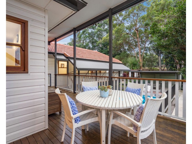 42 Greenmount Ave, Holland Park QLD 4121