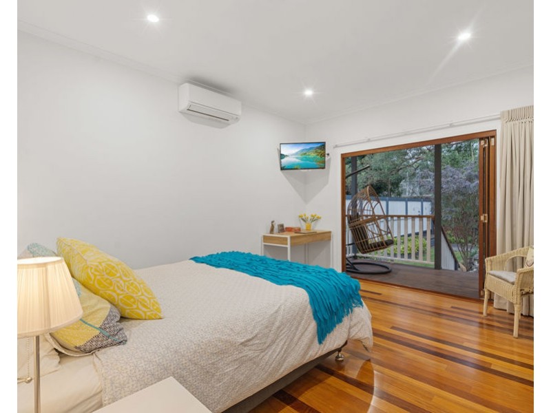 42 Greenmount Ave, Holland Park QLD 4121