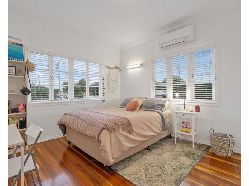 42 Greenmount Ave, Holland Park QLD 4121