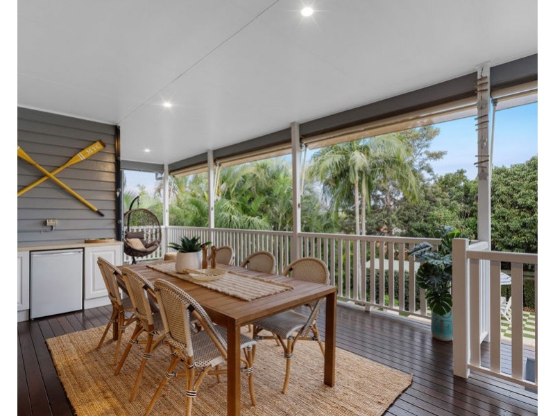 17 Burlington Street, Holland Park QLD 4121