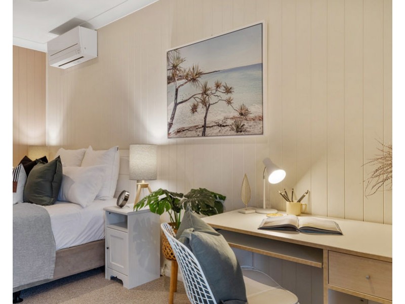 17 Burlington Street, Holland Park QLD 4121