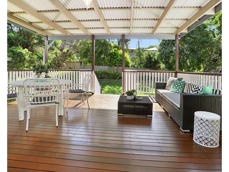 24 Waite Street, Norman Park QLD 4170